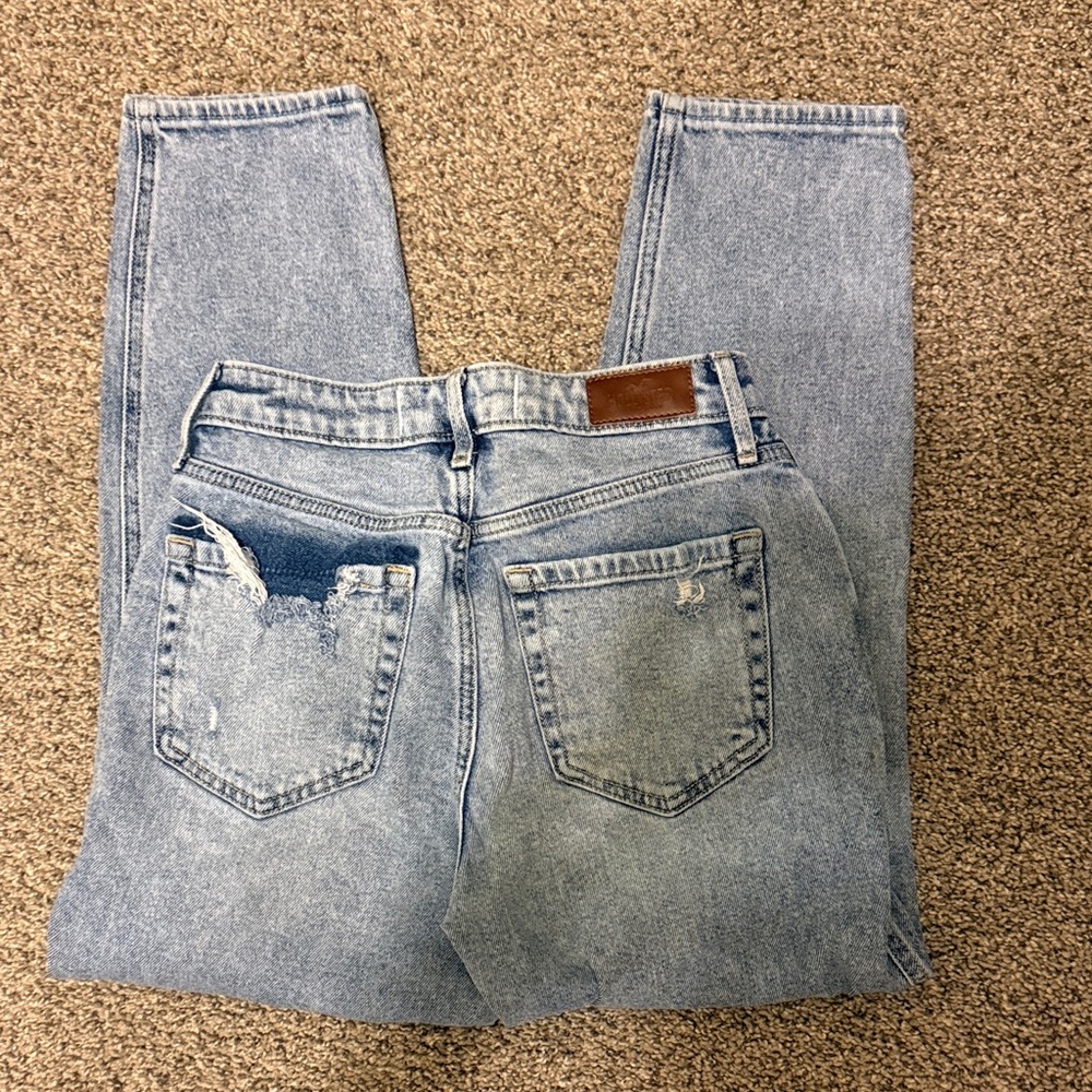 Hollister Light Wash Denim Jeans - Picture 3 of 4